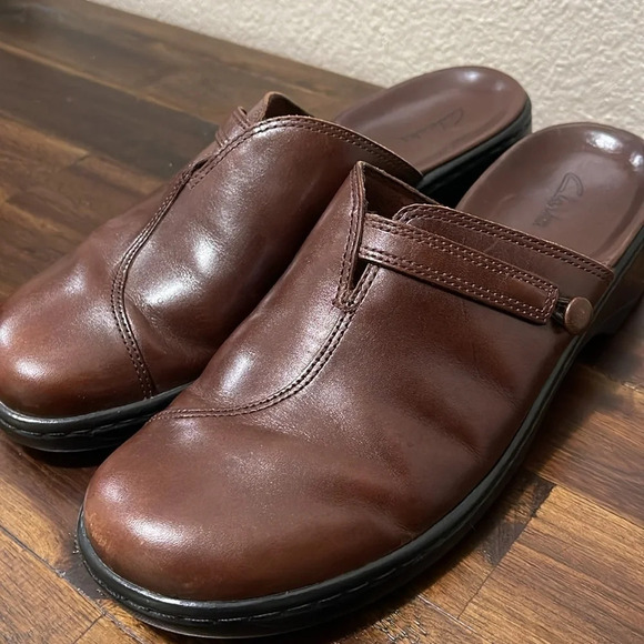 Clarks Studded Heeled Clogs Mule Shoes Brown leather size 8.5 - Picture 4 of 13